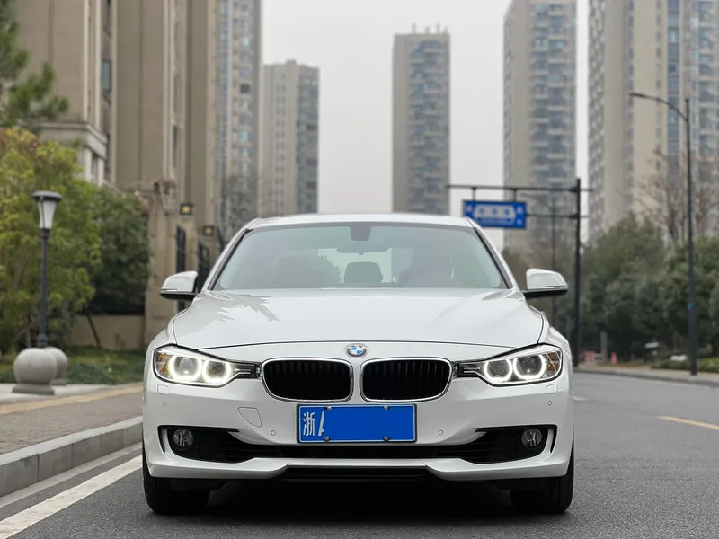 BMW 3 Series 2015 320i Super Yue Fashion exterior photo 2