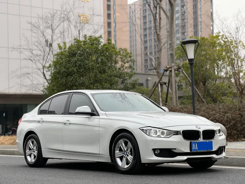 BMW 3 Series 2015 320i Super Yue Fashion exterior photo 3