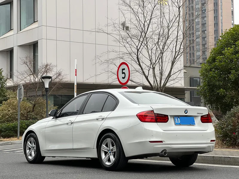 BMW 3 Series 2015 320i Super Yue Fashion exterior photo 4