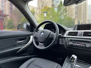BMW 3 Series 2015 320i Super Yue Fashion interior photo 13