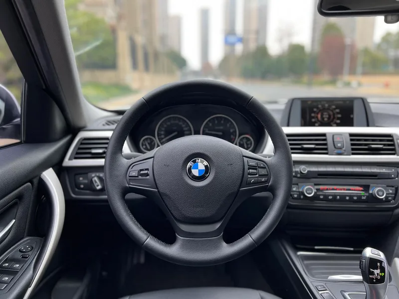 BMW 3 Series 2015 320i Super Yue Fashion interior photo 14