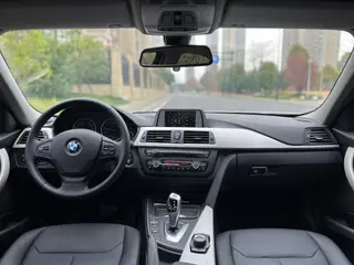 BMW 3 Series 2015 320i Super Yue Fashion interior photo 15