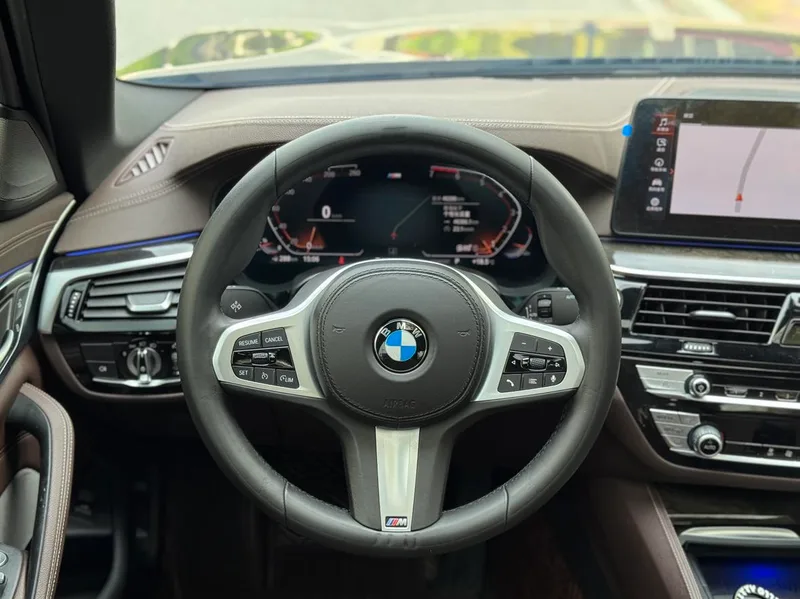 BMW 5 Series 2021 Restyling 525Li M Sports suit interior photo 8