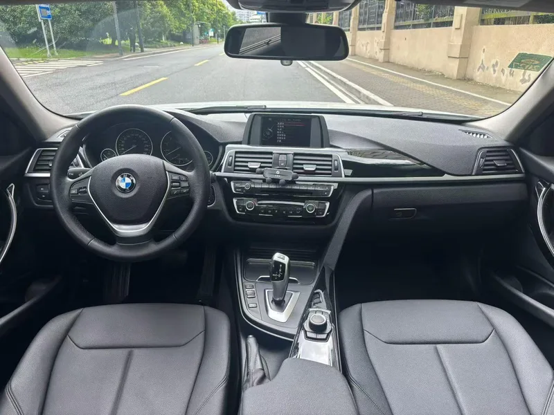 BMW 3 Series 2017 320Li Style tendance intérieur photo 9