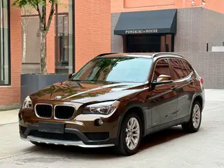 BMW X1 2015 sDrive18i Модная улучшенная версия