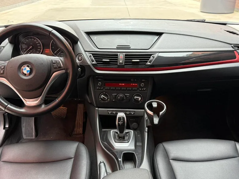 BMW X1 2015 sDrive18i Version améliorée de la mode intérieur photo 10