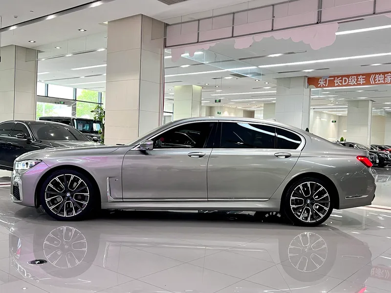 BMW 7 Series 2019 Restyling 740Li Premium Class M Sports suit exterior photo 3