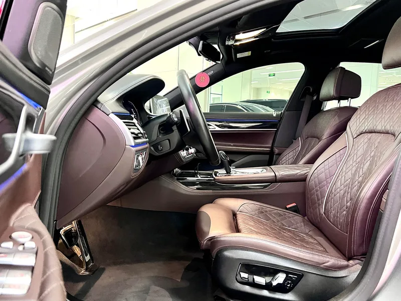 BMW 7 Series 2019 Restyling 740Li Premium Class M Sports suit interior photo 6