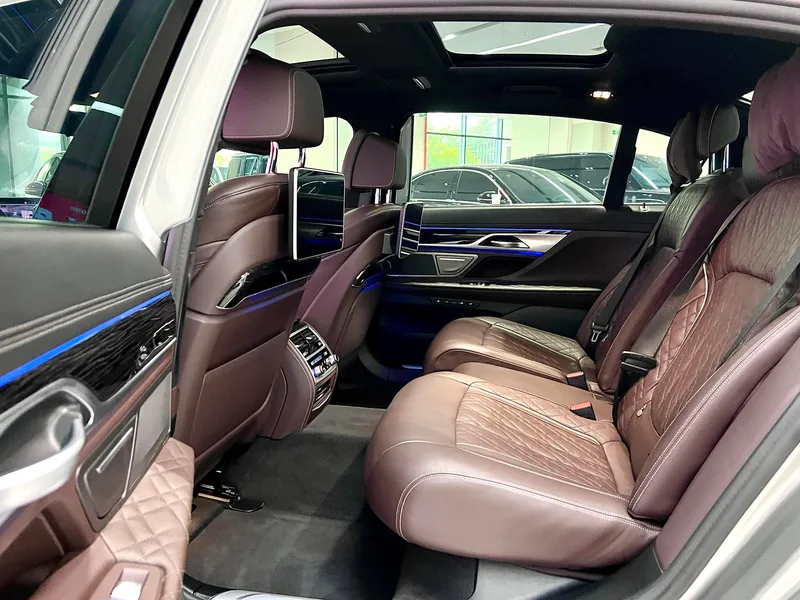 BMW 7 Series 2019 Restyling 740Li Premium Class M Sports suit interior photo 8
