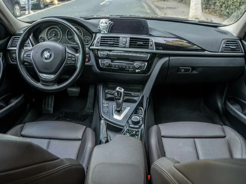 BMW 3 Series 2018 320Li Fashionable exterior photo 5