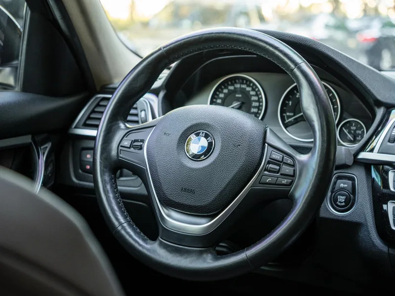 BMW 3 Series 2018 320Li Fashionable interior photo 11