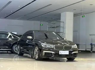 BMW 7 Series 2018 M760Li xDrive exterior photo 3