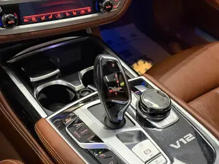 BMW 7 Series 2018 M760Li xDrive interior photo 14