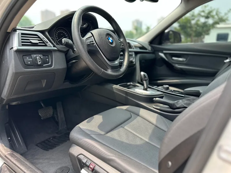 BMW 3 Series 2017 320Li Fashionable exterior photo 6
