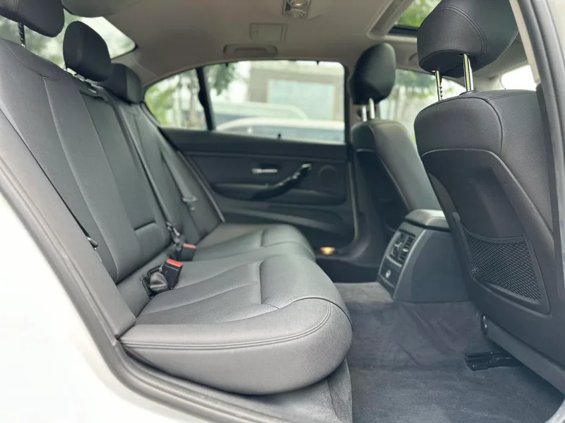 BMW 3 Series 2017 320Li Fashionable exterior photo 10
