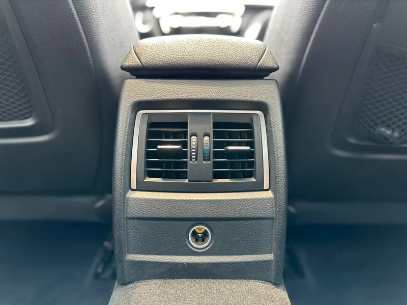 BMW 3 Series 2017 320Li Fashionable interior photo 12