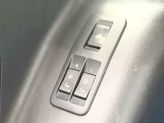Toyota Prado 2018 3.5L Automatic TX-L interior photo 10
