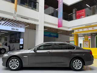BMW 5 Series 2013 525Li Leading Type exterior photo 3