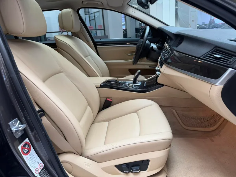 BMW 5 Series 2013 525Li Leading Type interior photo 13