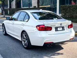 BMW 3 Series 2018 320i M Sports Obsidian Night Edition interior photo 16