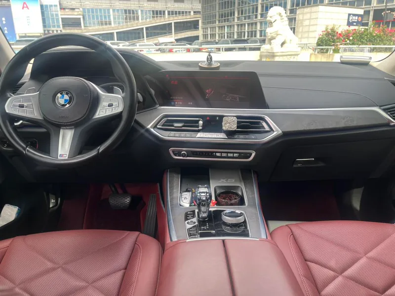 BMW X5 2022 xDrive 30Li M Conjunto deportivo interior foto 9
