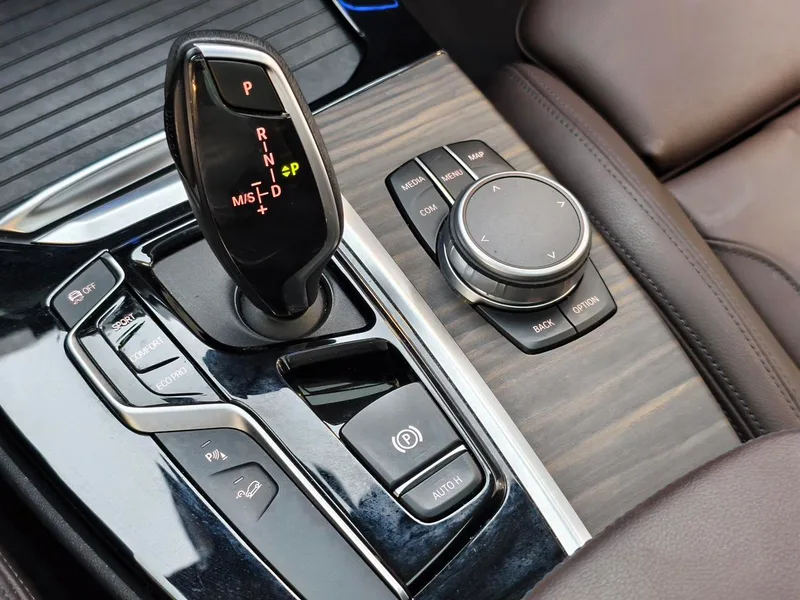BMW X3 2019 xDrive28i Luxury Set interior photo 11