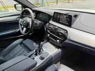 BMW 5 Series 2018 525i M Ensemble de sport extérieur photo 3