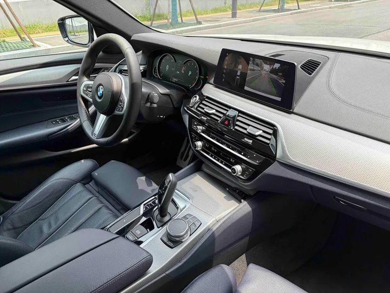 BMW 5 Series 2018 525i M Ensemble de sport extérieur photo 3