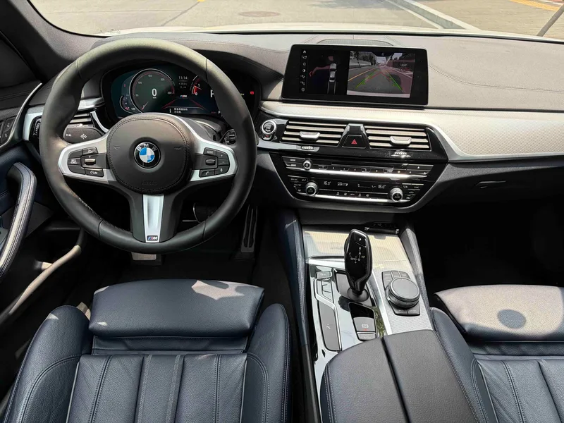 BMW 5 Series 2018 525i M Ensemble de sport extérieur photo 5