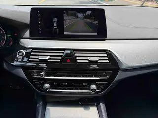 BMW 5 Series 2018 525i M Ensemble de sport intérieur photo 8