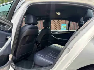 BMW 5 Series 2018 525i M Ensemble de sport intérieur photo 9