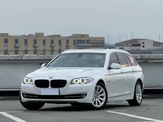 BMW 5 Series 2012 530i Лидирующий Путешествие издание