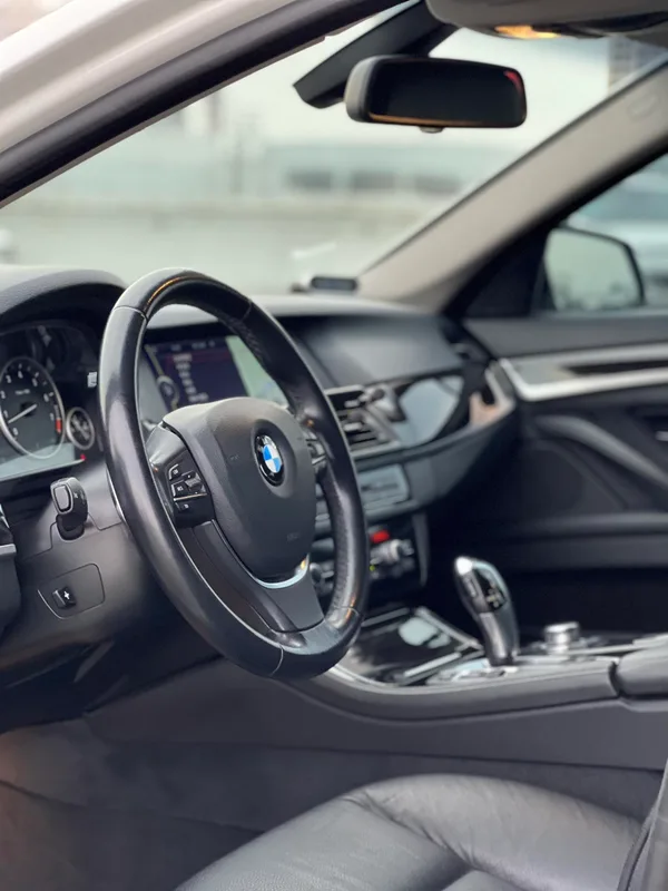 BMW 5 Series 2012 530i Leading Type Travel version exterior photo 4