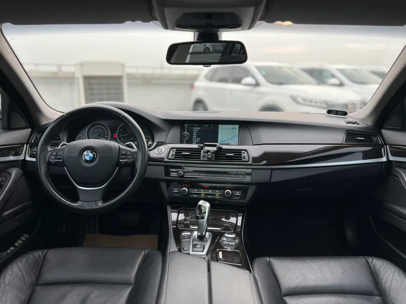 BMW 5 Series 2012 530i Leading Type Travel version exterior photo 8