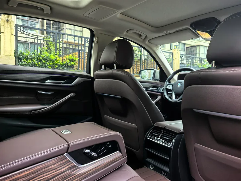 BMW 5 Series 2020 530Li Leading Type Luxury Set interior photo 10