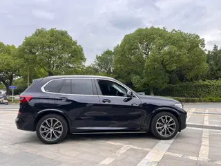 BMW X5 2019 xDrive40i M Sports suit exterior photo 7