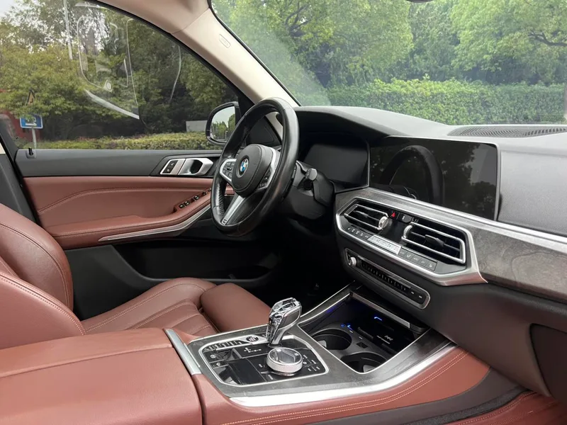 BMW X5 2019 xDrive40i M Sports suit interior photo 13