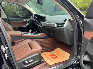 BMW X5 2019 xDrive40i M Sports suit interior photo 16