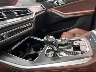 BMW X5 2019 xDrive40i M Sports suit interior photo 17