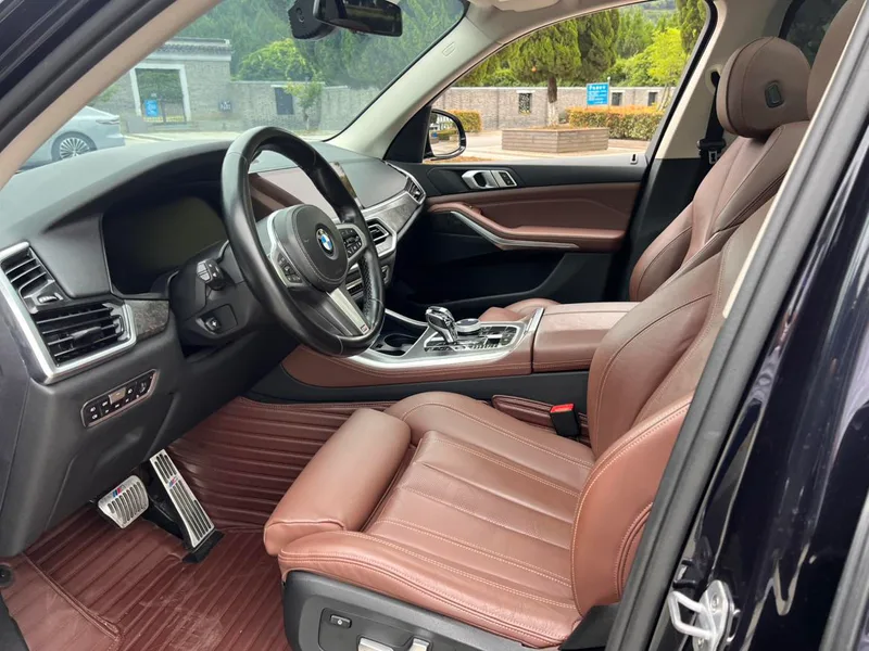 BMW X5 2019 xDrive40i M Sports suit interior photo 18