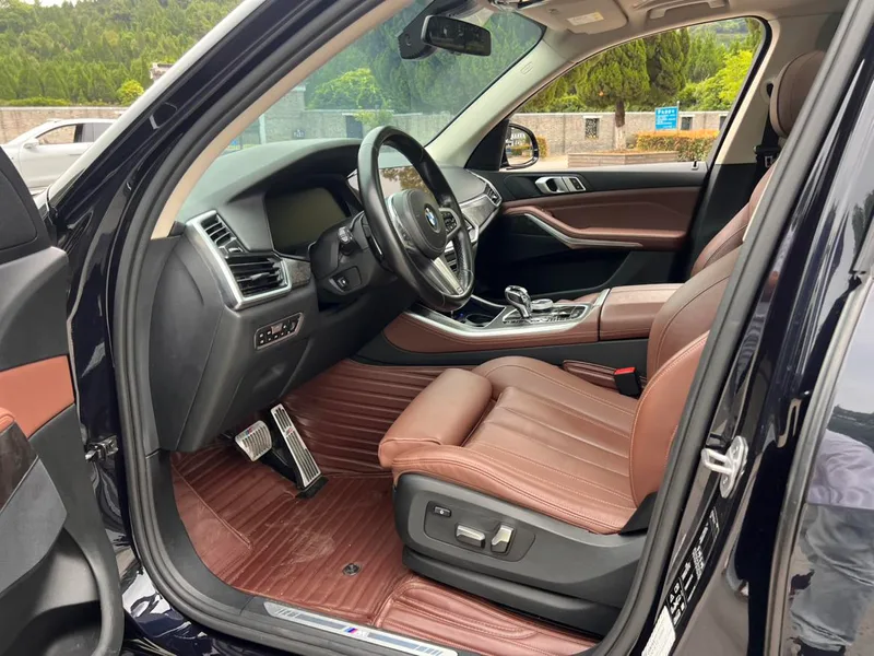 BMW X5 2019 xDrive40i M Sports suit interior photo 19