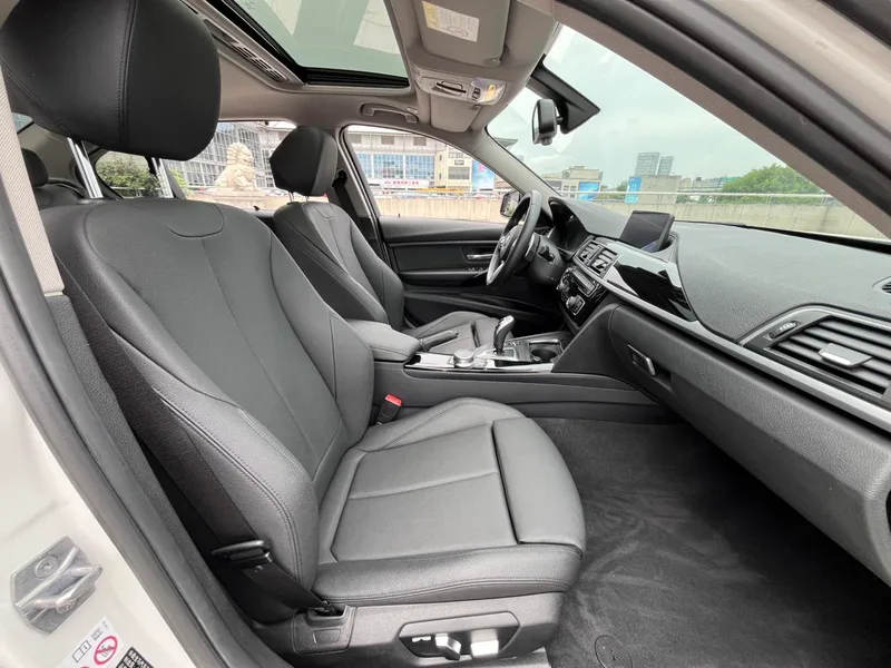 BMW 3 Series 2019 320Li M Sports suit exterior photo 7