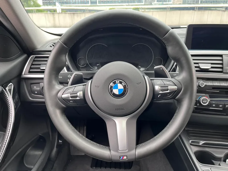 BMW 3 Series 2019 320Li M Sports suit interior photo 10