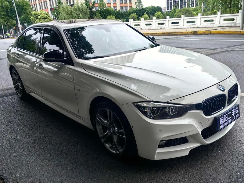 BMW 3 Series 2018 320Li M Édition de nuit sportive Yao extérieur photo 3