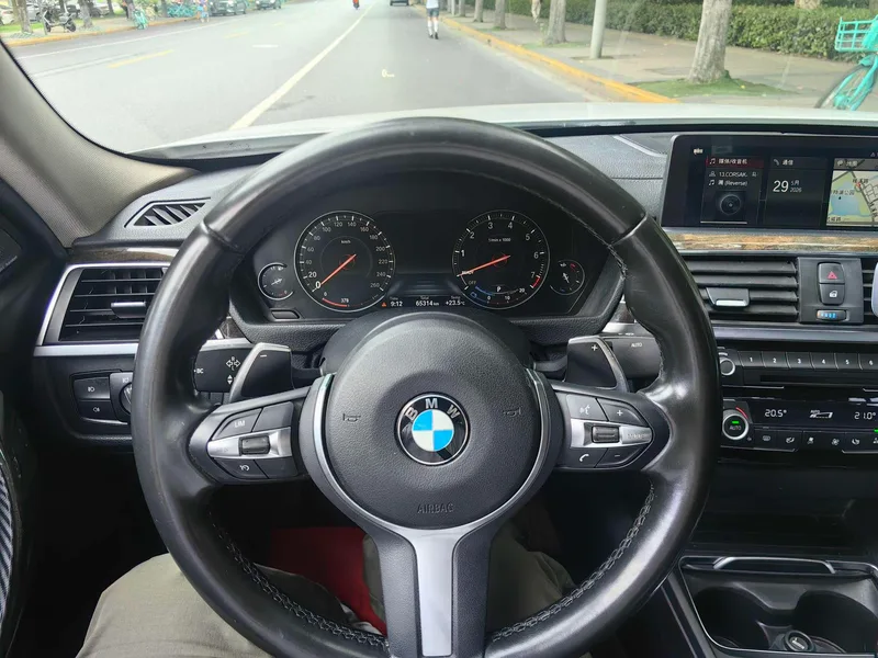 BMW 3 Series 2018 320Li M Édition de nuit sportive Yao extérieur photo 7