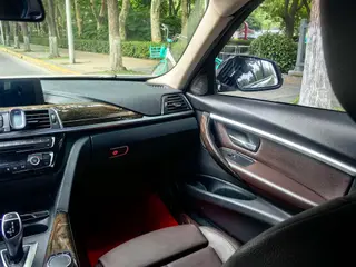 BMW 3 Series 2018 320Li M Édition de nuit sportive Yao intérieur photo 16
