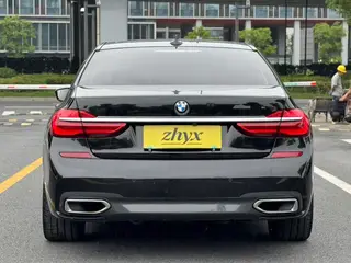 BMW 7 Series 2018 730Li Лидирующий M Спортивный костюм экстерьер фото 6