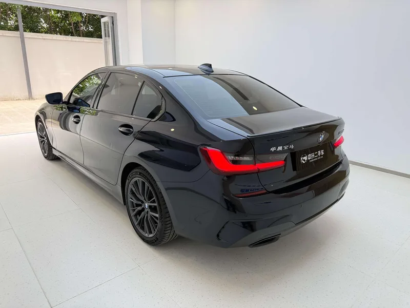BMW 3 Series 2021 Restyling 325Li M Sports Night Suit exterior photo 6