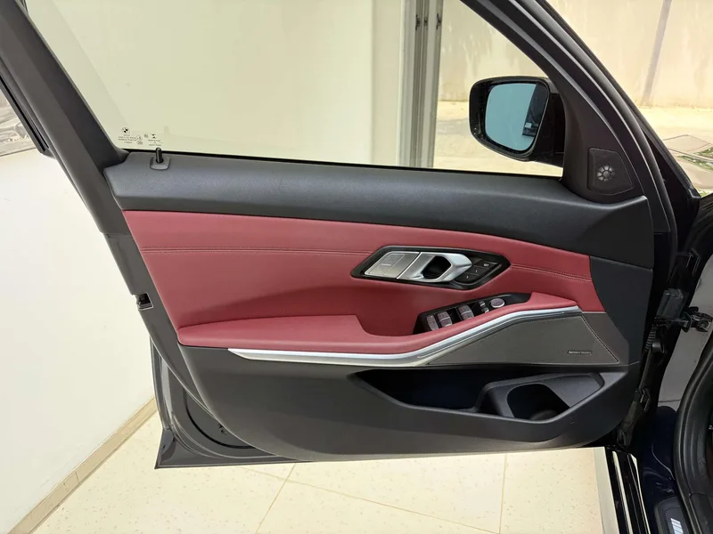 BMW 3 Series 2021 Restyling 325Li M Sports Night Suit interior photo 12
