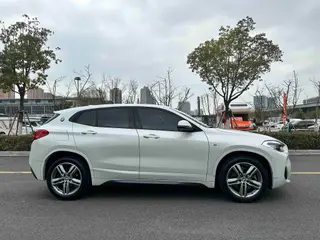 BMW X2 2020 sDrive25i Leading Type M Sports suit interior photo 8
